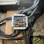 Création d'une boite de dérivation dans les combles d'une maison.